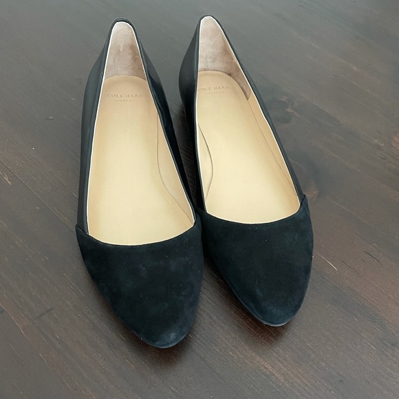 Cole Han Leather and Suede Black Flats Size 8 - Picture 6 of 7